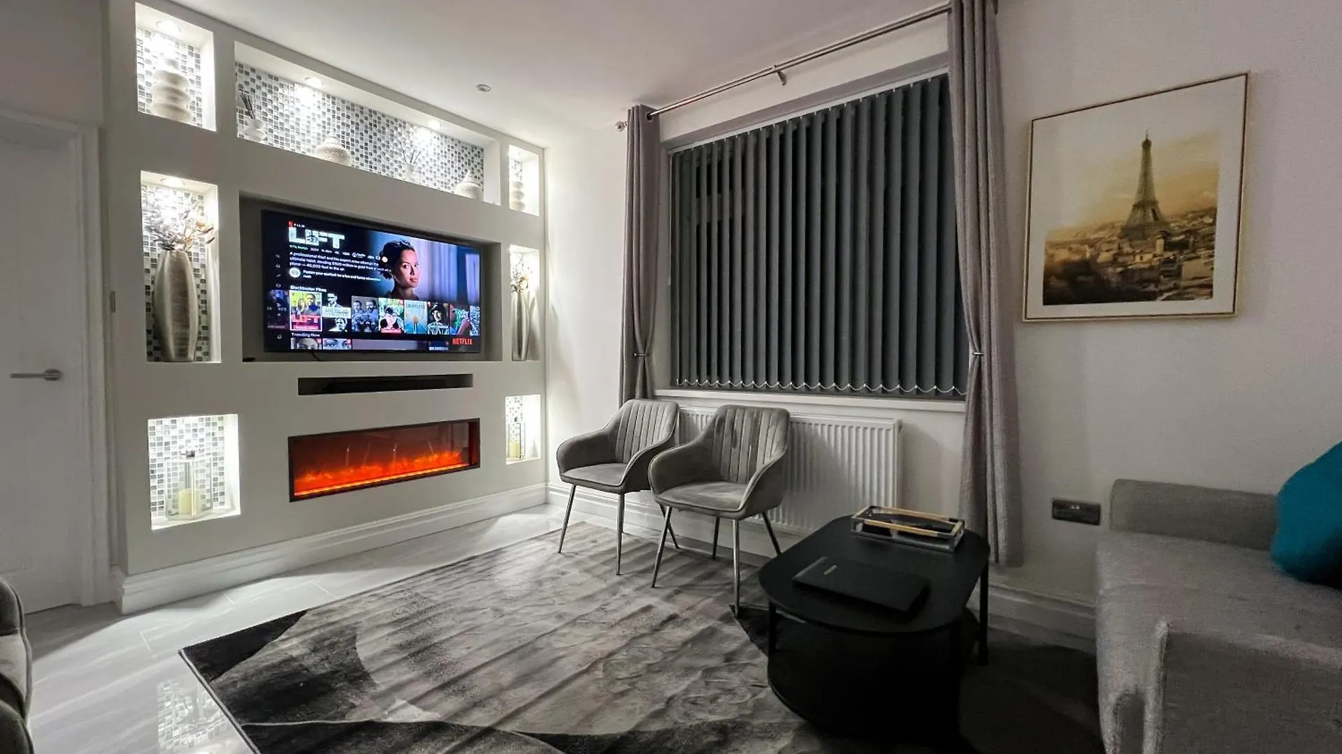 Stylish 2 Bedroom Flat City Centre - Free Parking Cardiff